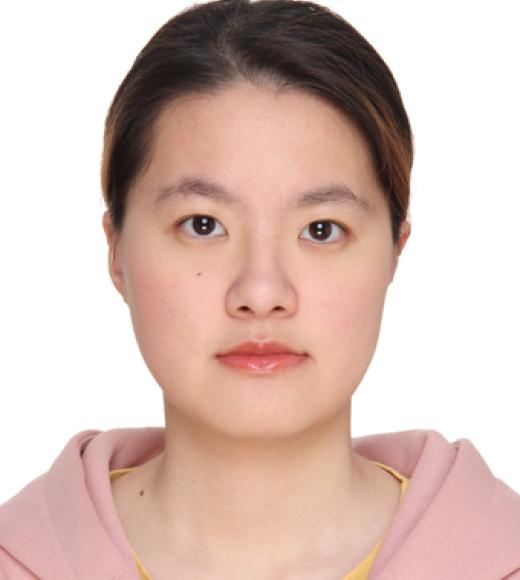 photo of Xuhan Li looking at the camera